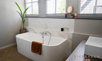 Stijlvol-moderne badkamer