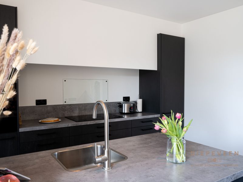 diepeveen-keukens-en-badkamers-ijzelenberg-4