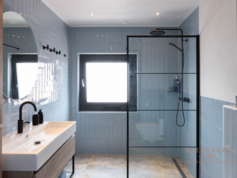 Blauwe gezellige badkamer, Gorinchem