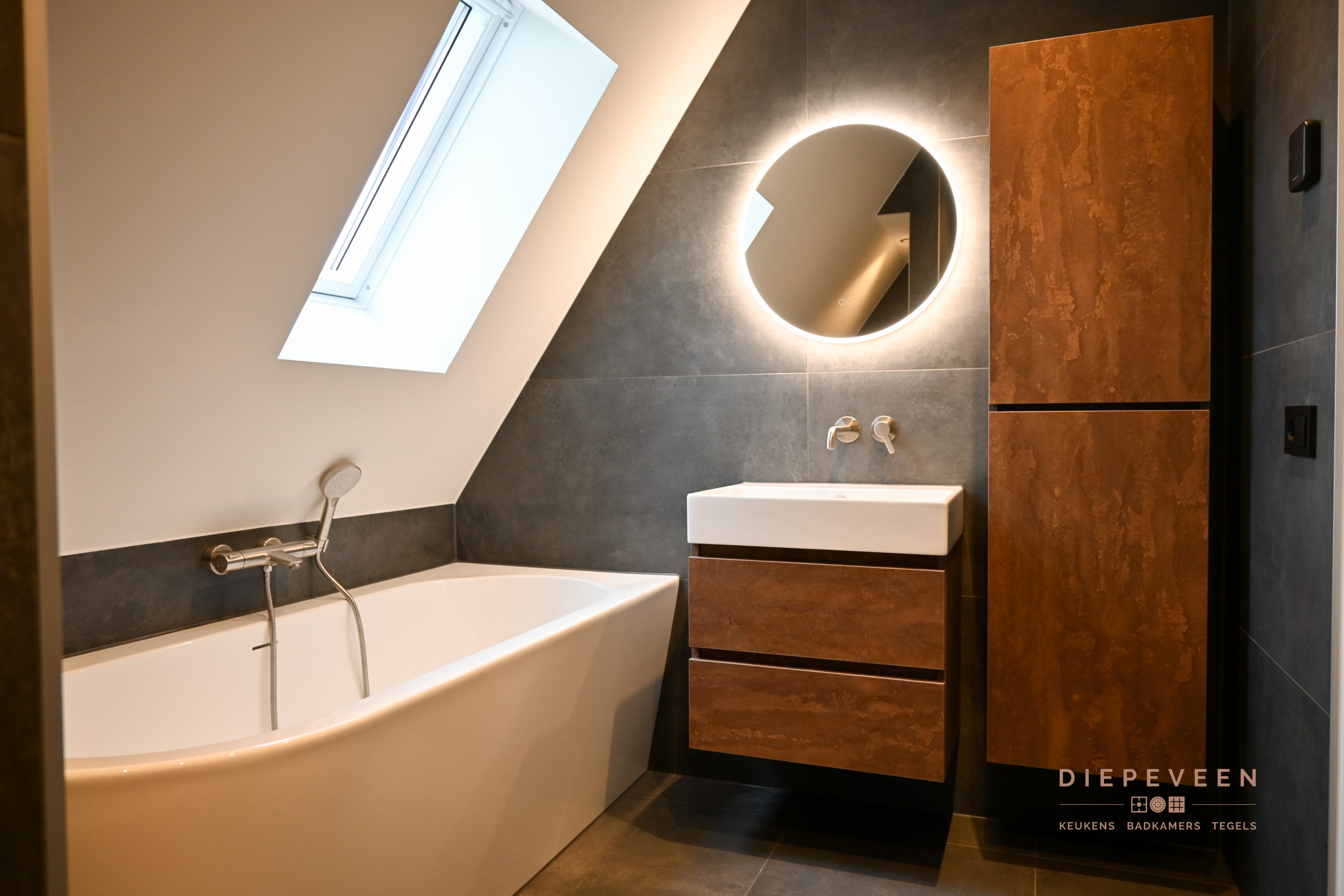 || Moderne badkamer & toilet, Wijk en Aalburg ||