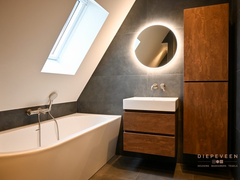 Moderne badkamer & toilet, Wijk en Aalburg