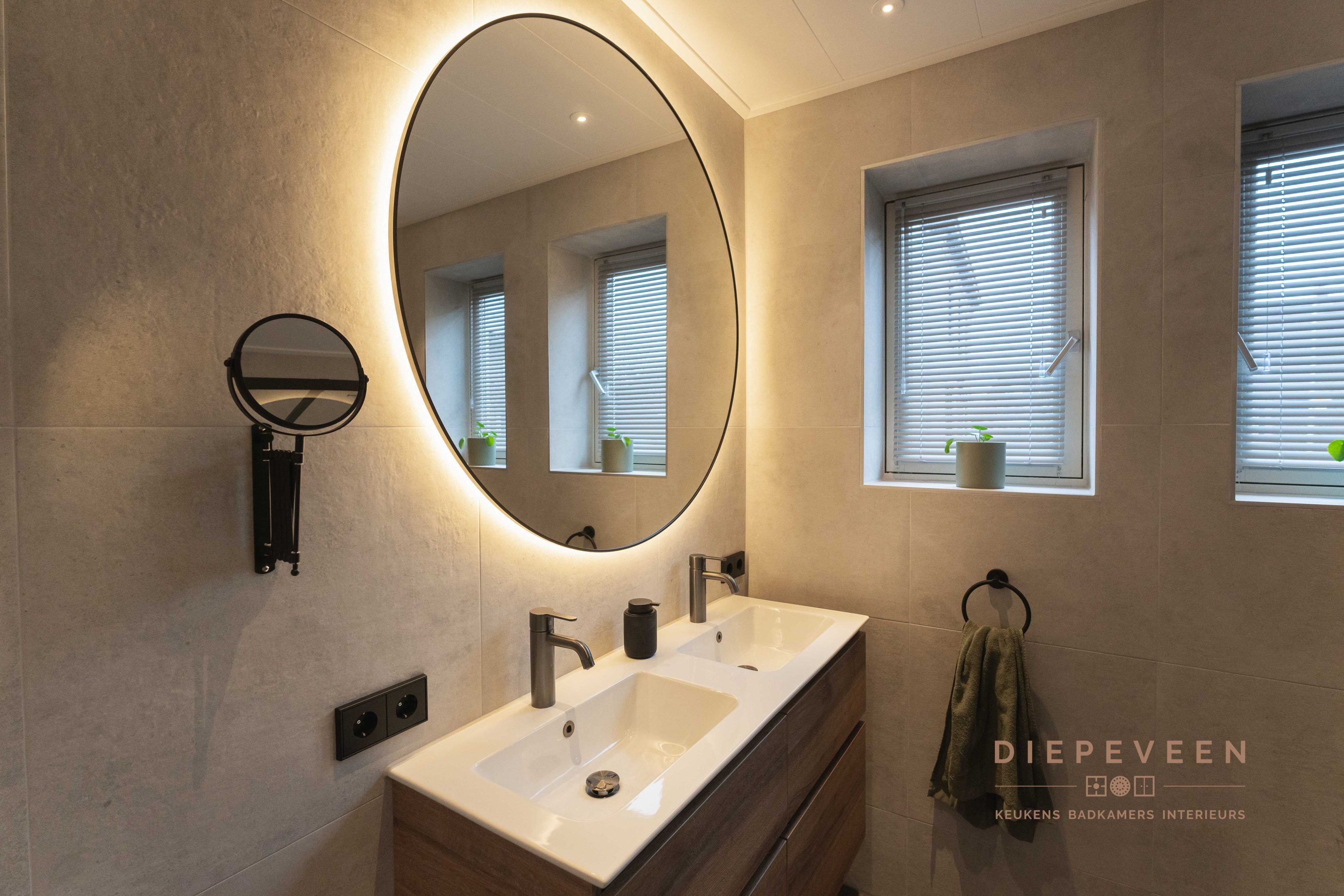 || Elegante badkamer & toilet, Vlijmen ||