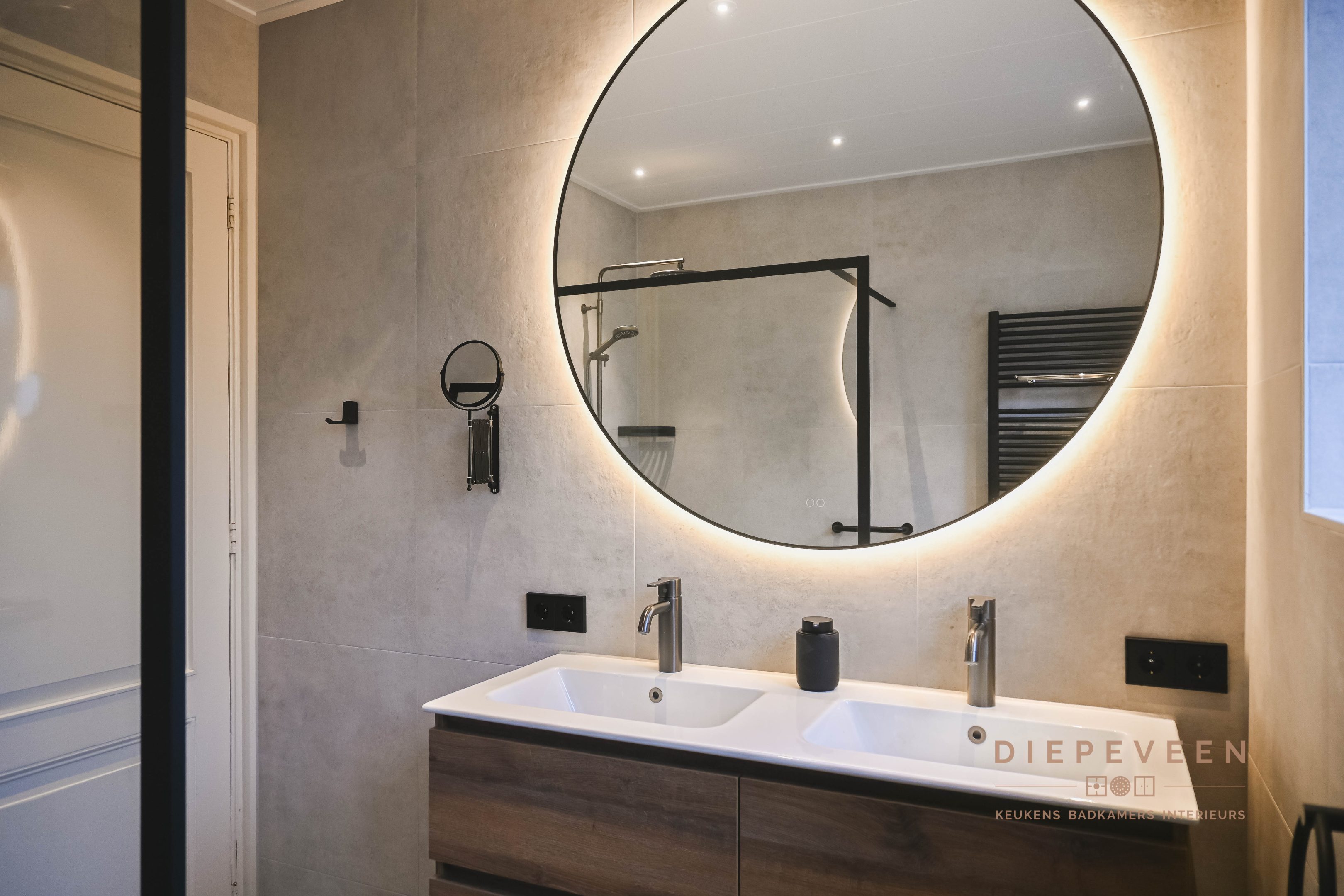 || Elegante badkamer & toilet, Vlijmen ||