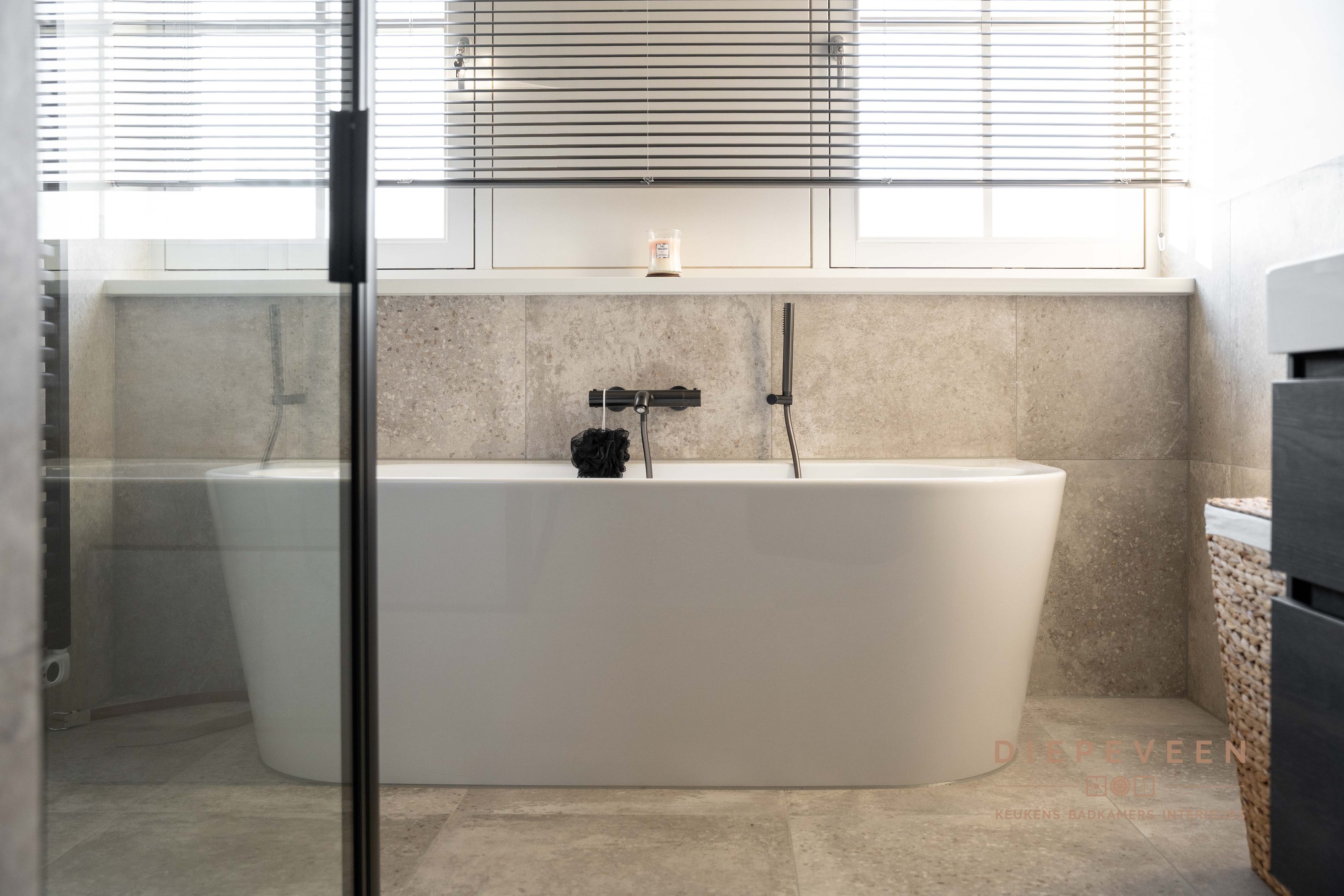 || Rustige en stijlvolle badkamer, Haaften ||