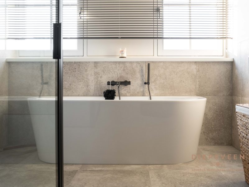 Rustige en stijlvolle badkamer, Haaften