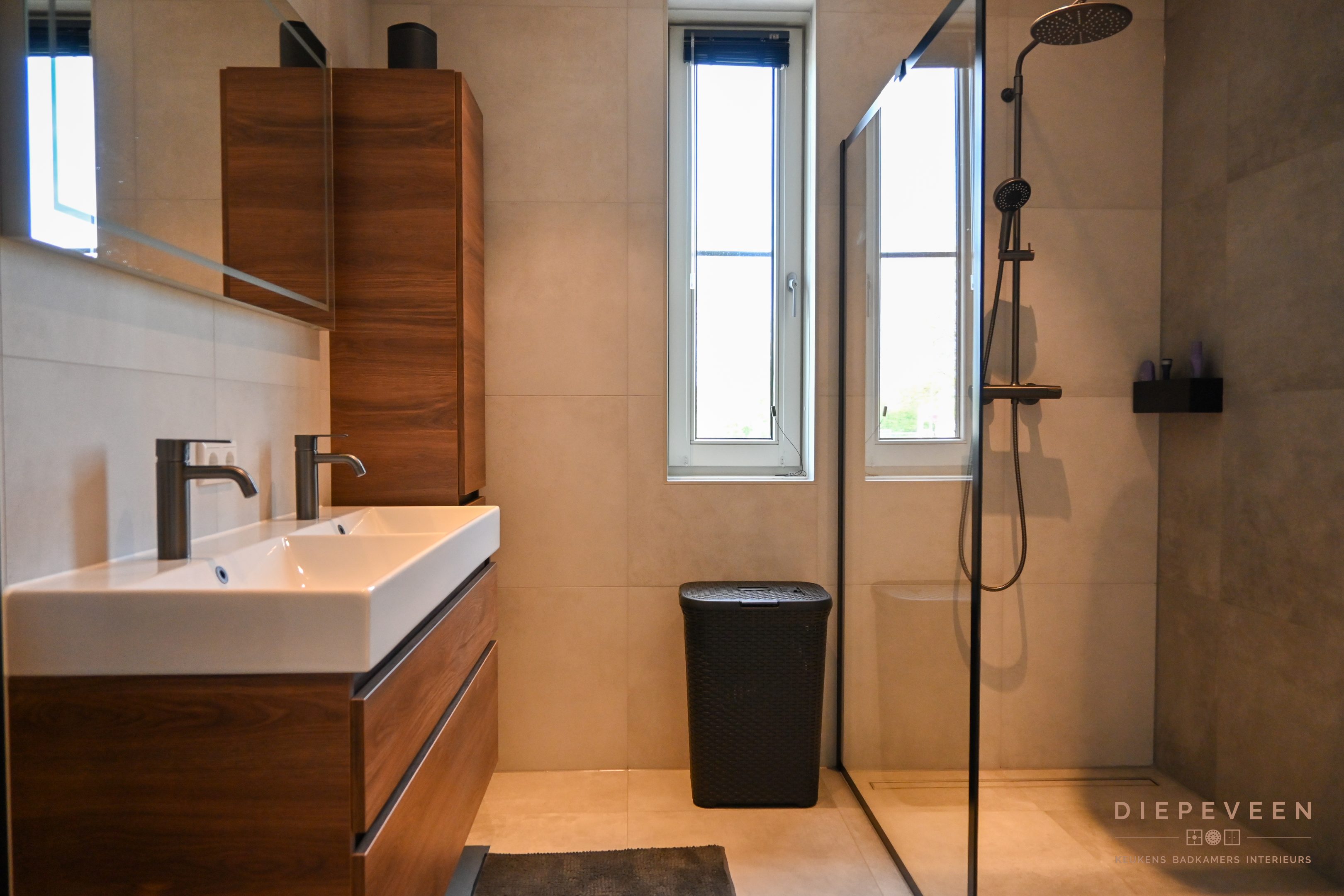 || Warme badkamer, Werkendam ||
