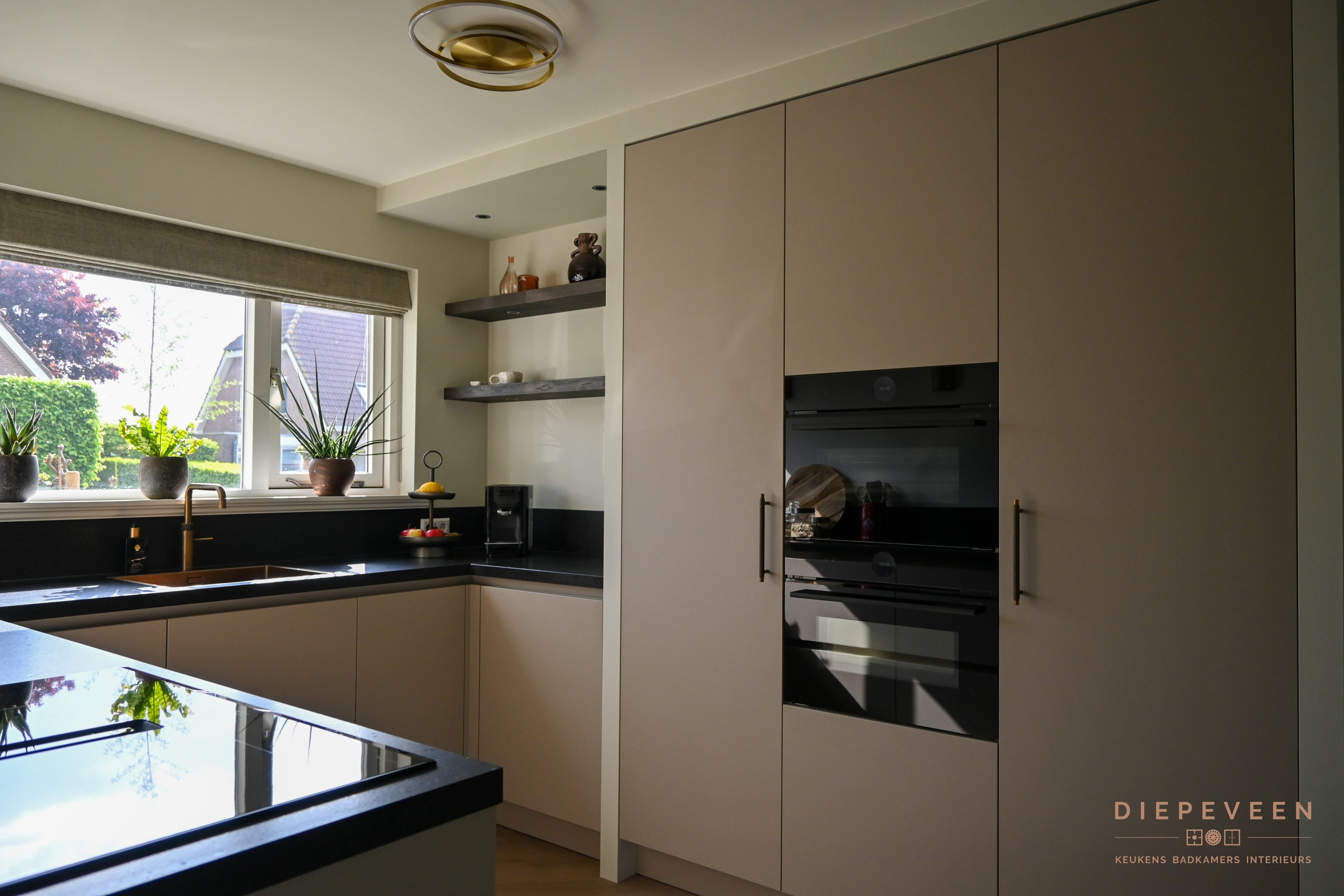 || Chique U-keuken, Hardinxveld-Giessendam ||