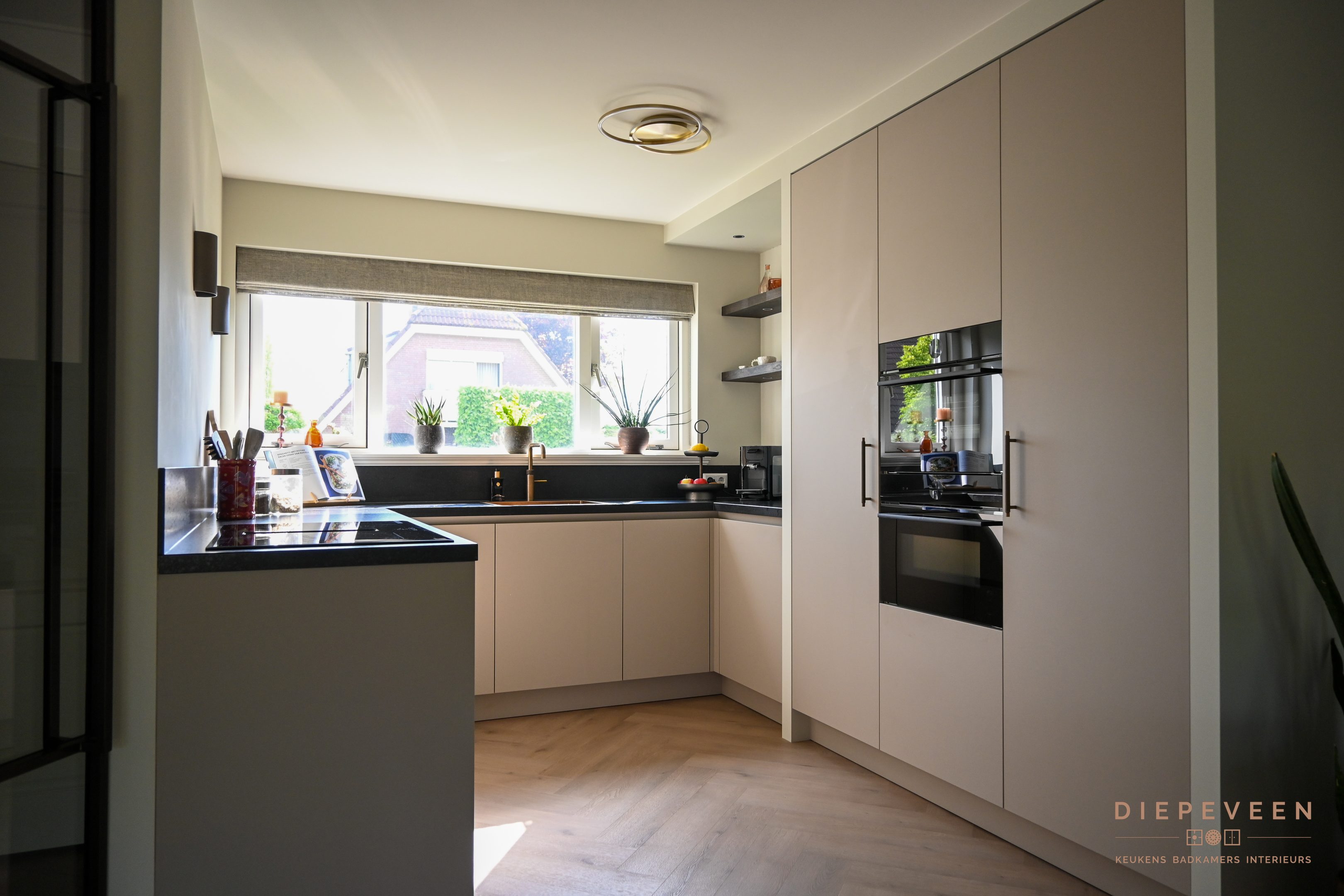 || Chique U-keuken, Hardinxveld-Giessendam ||