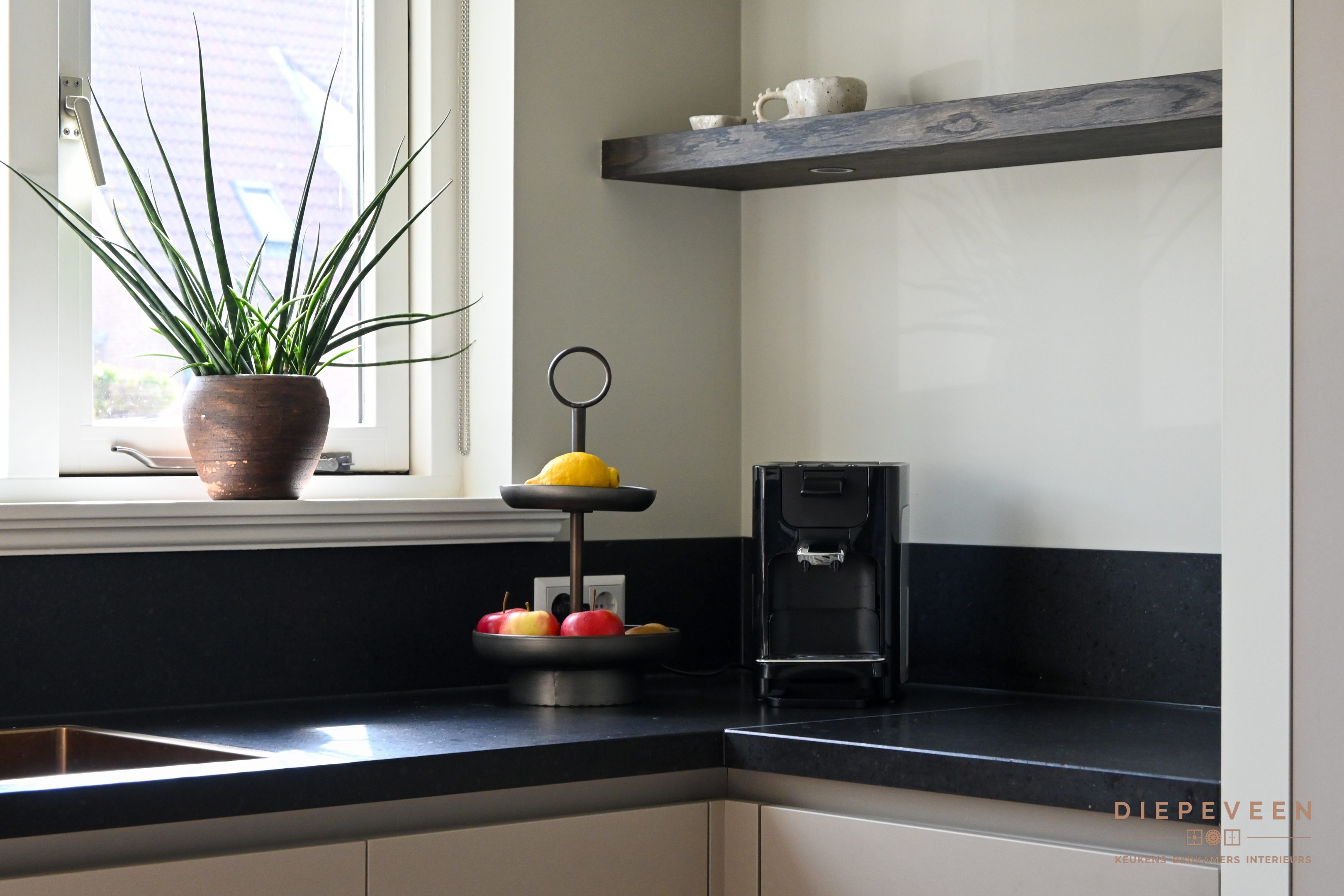 || Chique U-keuken, Hardinxveld-Giessendam ||