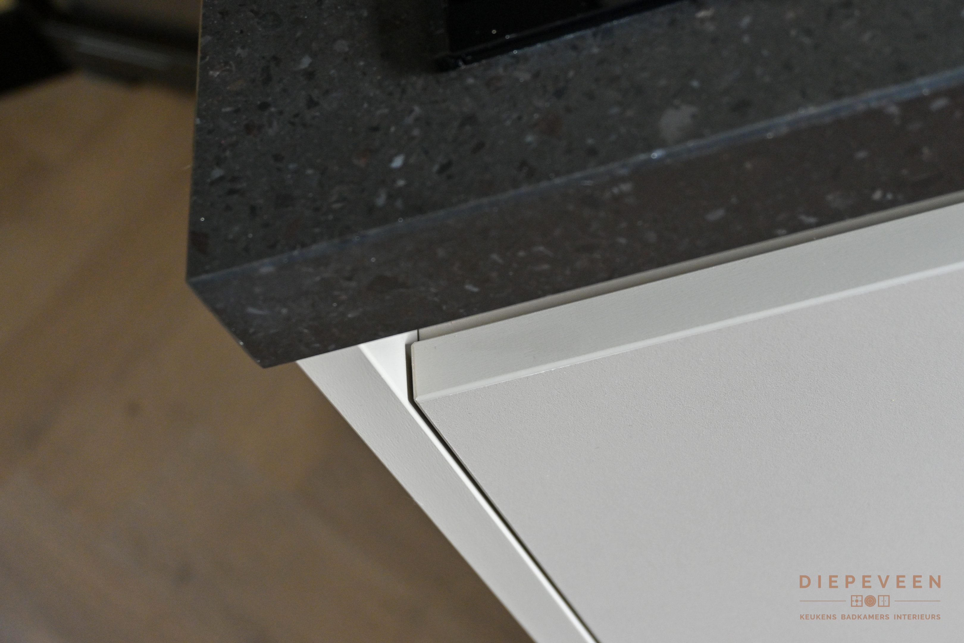 || Chique U-keuken, Hardinxveld-Giessendam ||