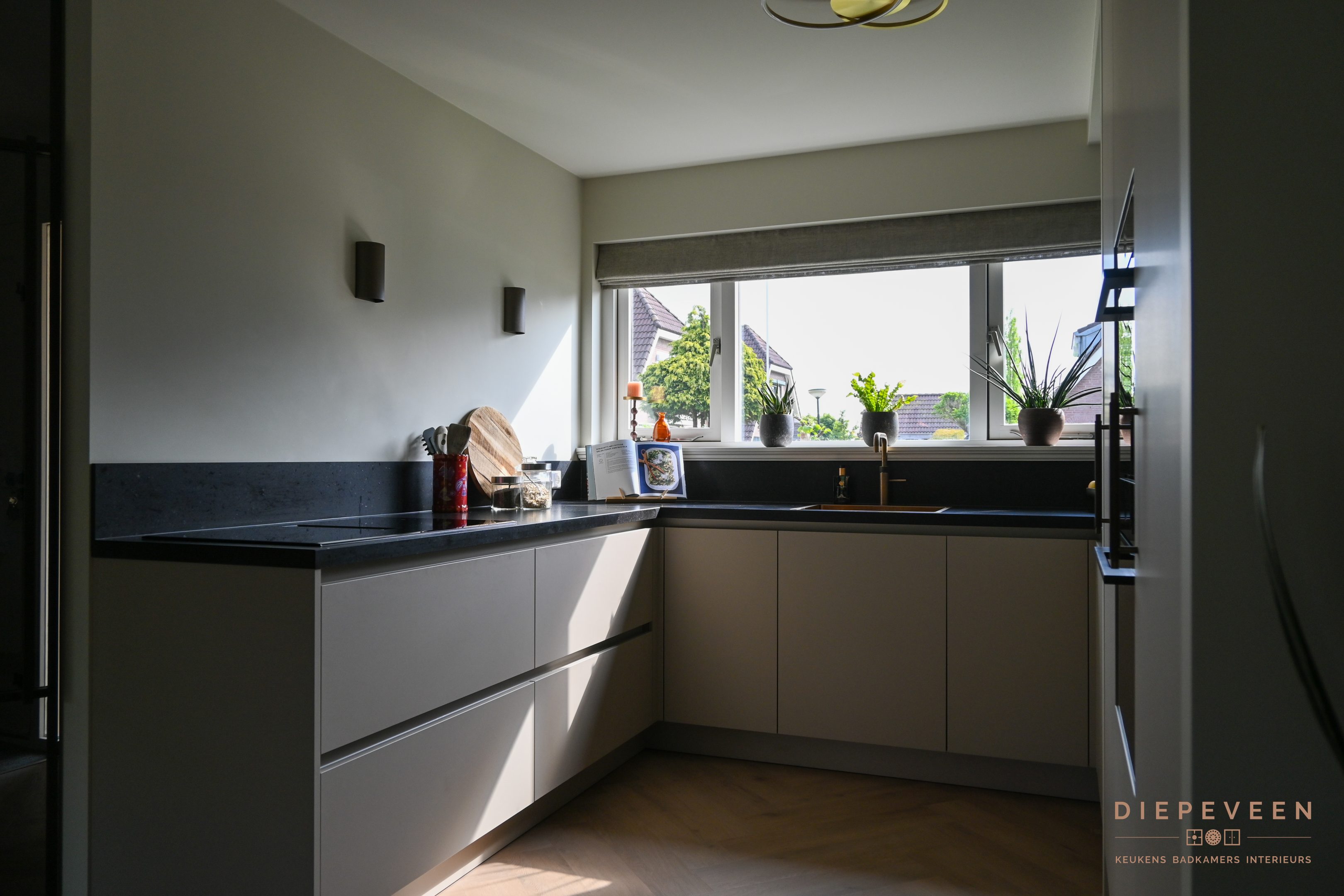 || Chique U-keuken, Hardinxveld-Giessendam ||