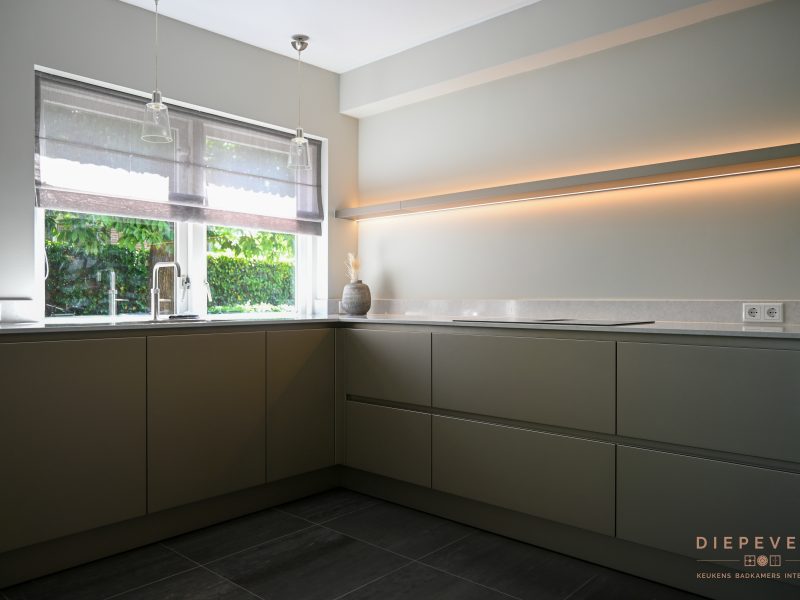 Luxe keuken met metallic look ‘s-Hertogenbosch