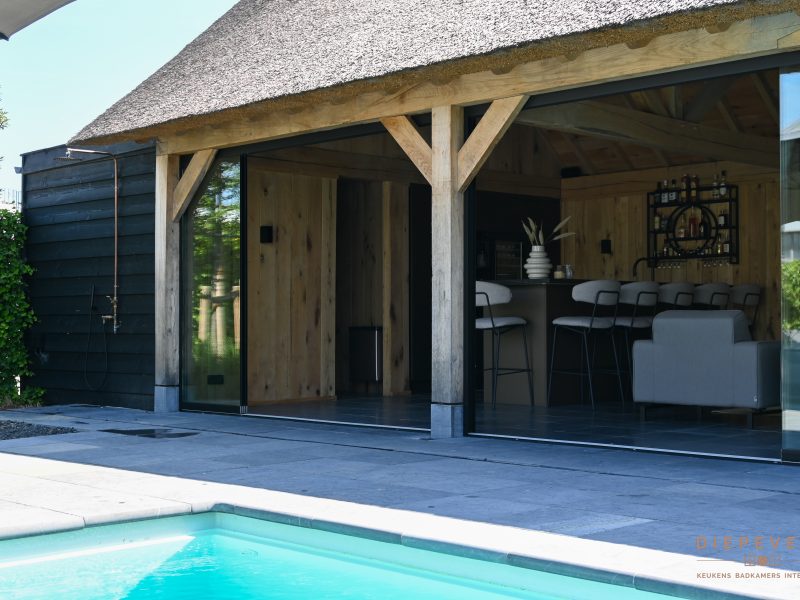 Poolhouse, Nieuwaal