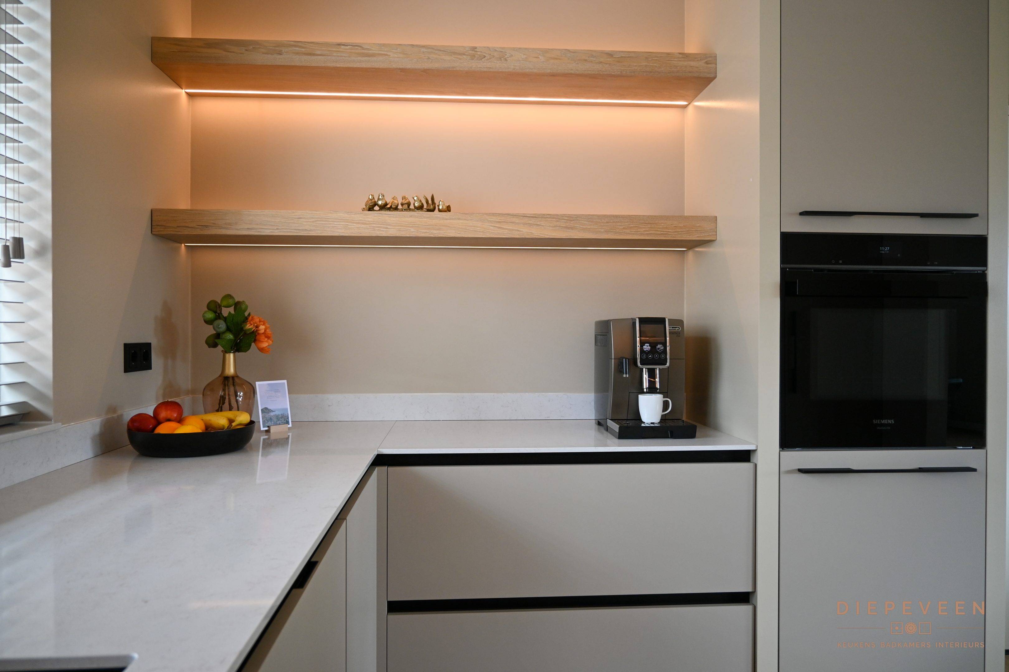 || Tijdloze u-keuken, Wijk en Aalburg ||