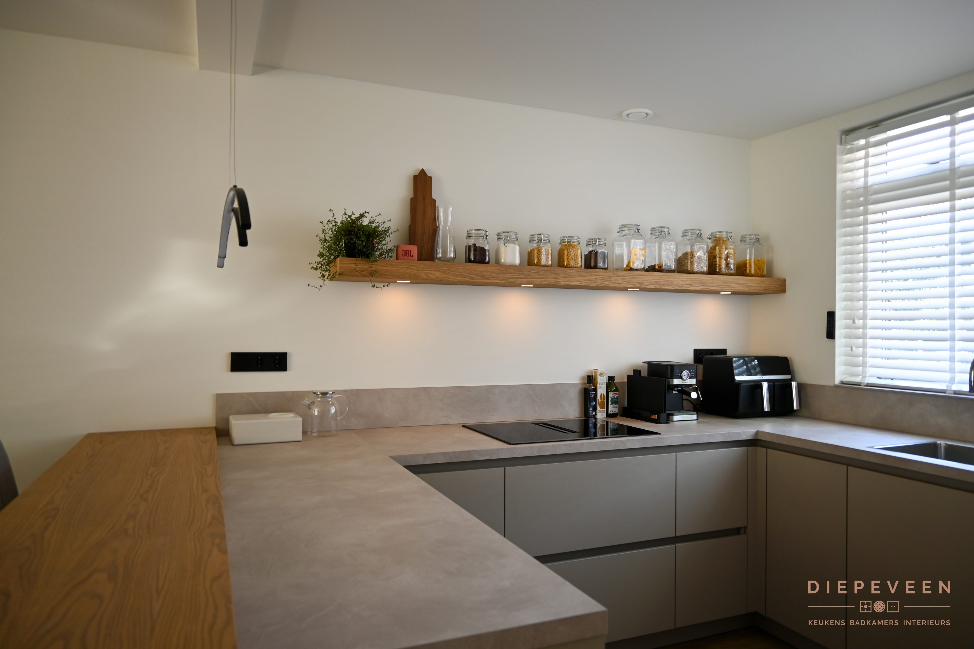 || U-keuken, Sleeuwijk ||