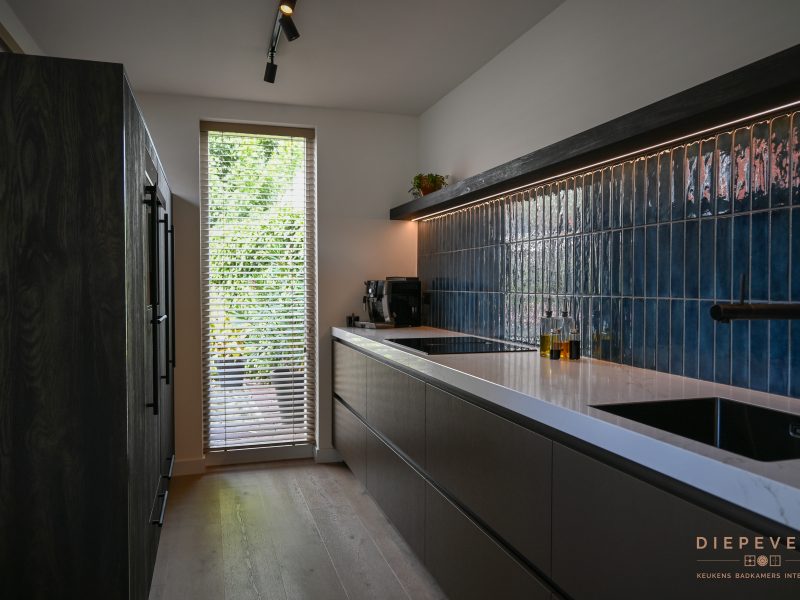 Parallel keuken, Sleeuwijk
