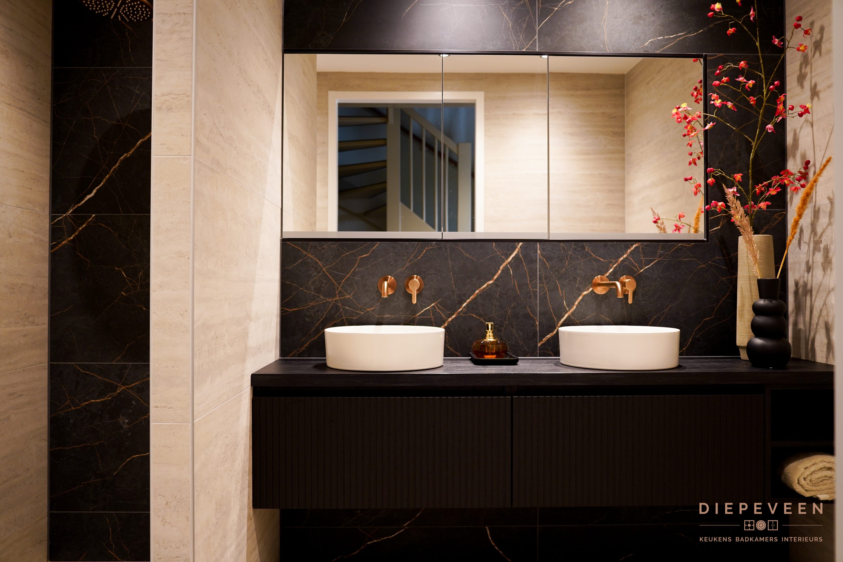 || Elegante badkamer en toilet, Gorinchem || || Elegante badkamer en toilet, Gorinchem ||