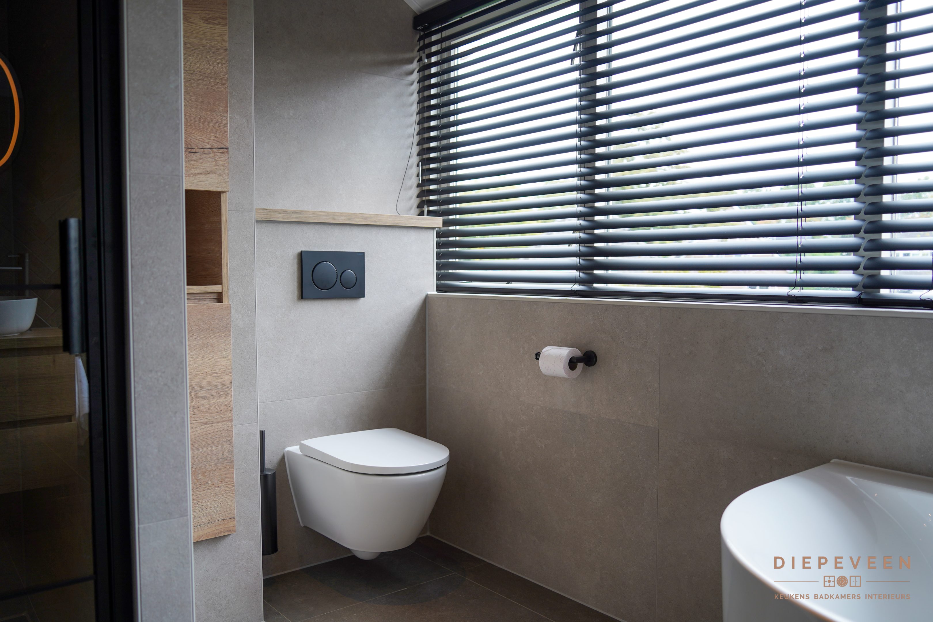 || Stijlvolle badkamer, Haaften || || Stijlvolle badkamer, Haaften ||