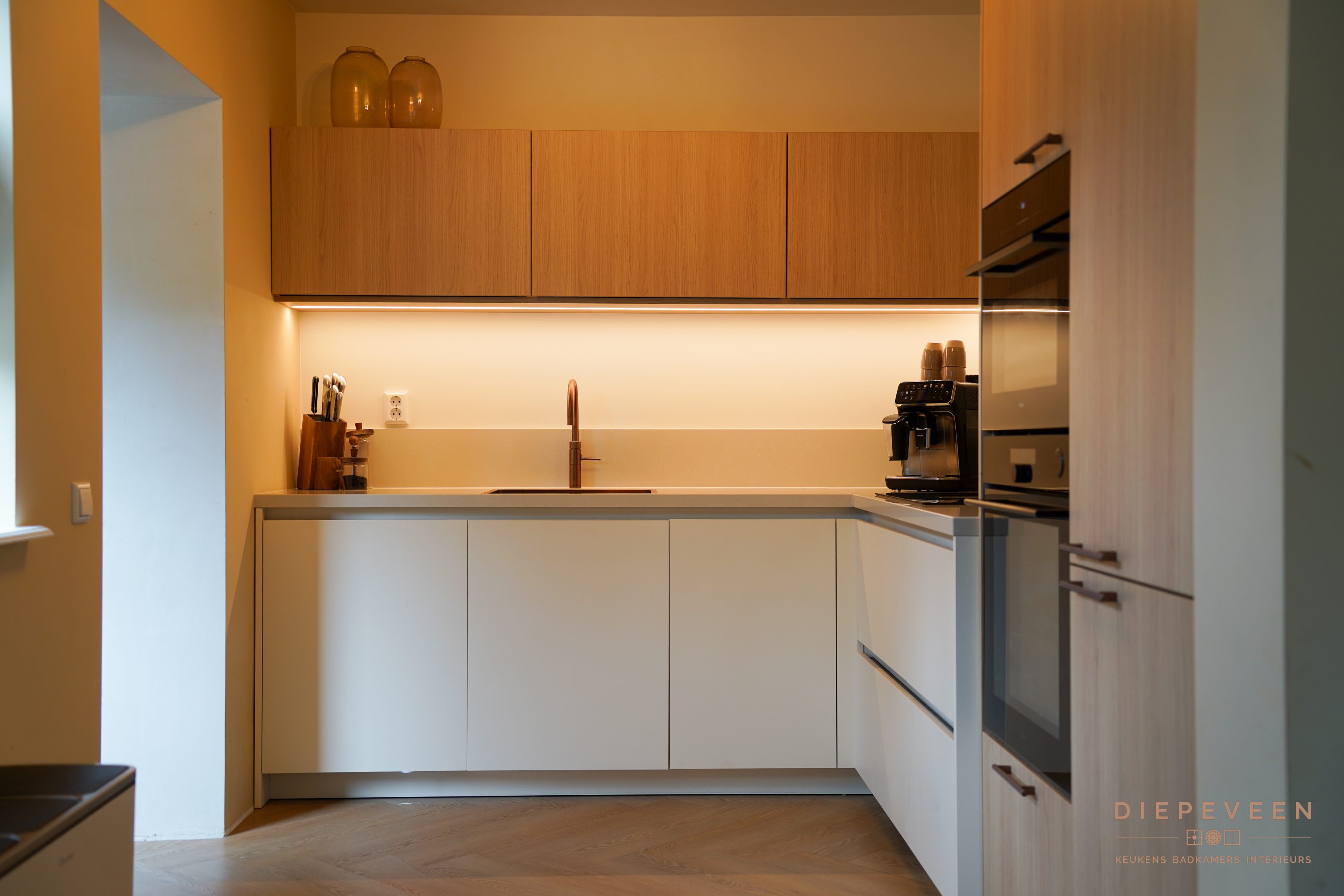 || Sfeervolle hoekkeuken, Hardinxveld-Giessendam || || Sfeervolle hoekkeuken, Hardinxveld-Giessendam ||