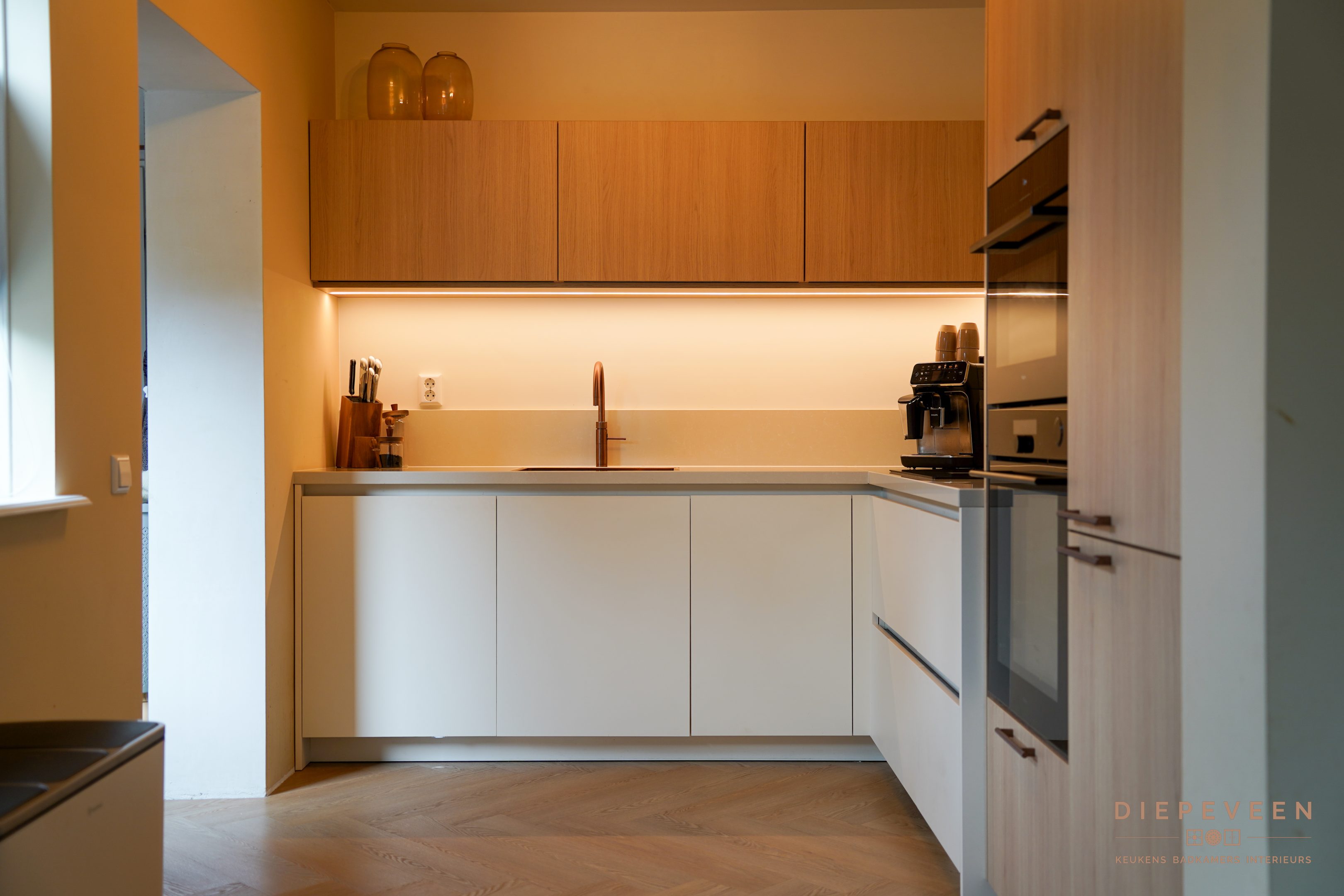 || Sfeervolle hoekkeuken, Hardinxveld-Giessendam || || Sfeervolle hoekkeuken, Hardinxveld-Giessendam ||