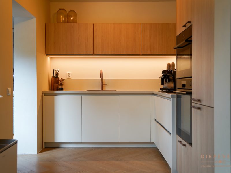 Sfeervolle hoekkeuken, Hardinxveld-Giessendam