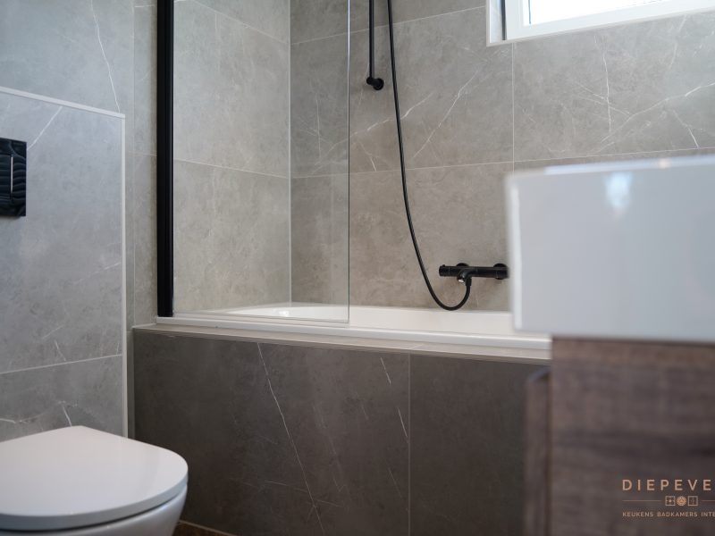 Subtiel en stijlvolle badkamer, Werkendam