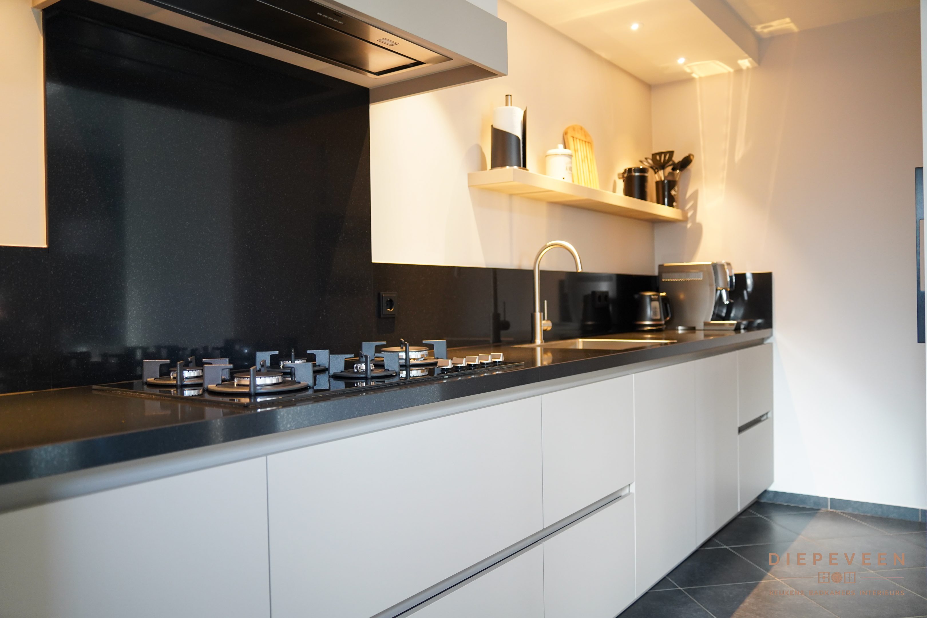 || Strakke keuken, Wijk en Aalburg || || Strakke keuken, Wijk en Aalburg ||