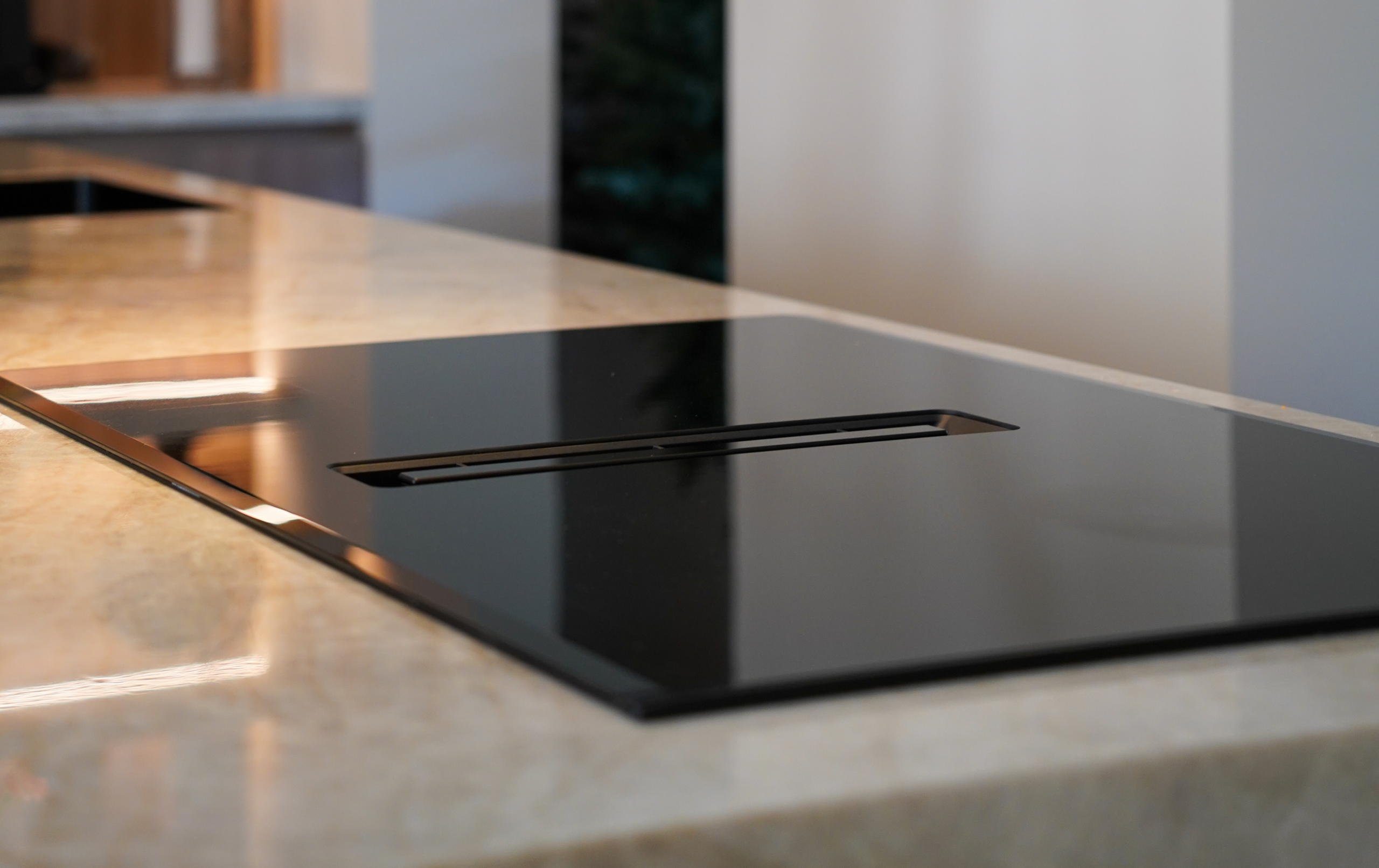 Inductiekookplaat met geïntegreerde afzuiging