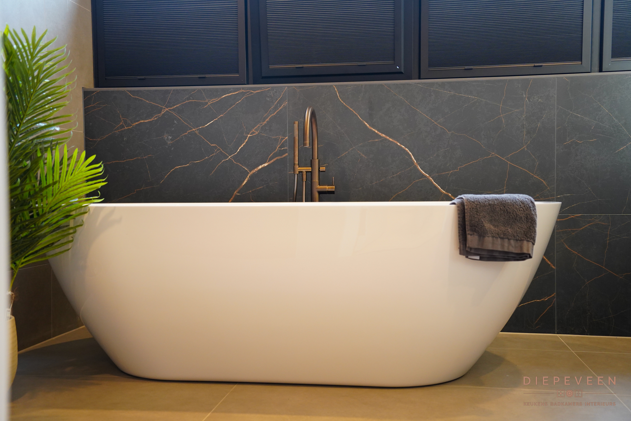 || Stijlvolle badkamer, Brakel || || Stijlvolle badkamer, Brakel ||
