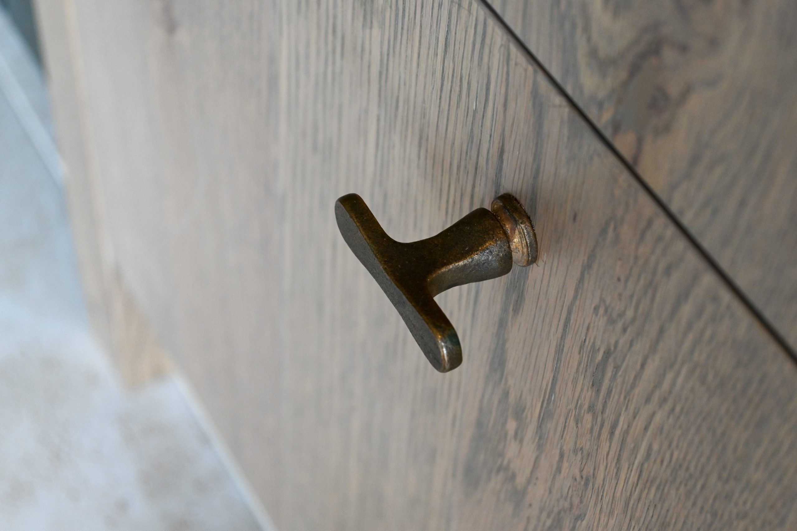 2. Meubelgrepen in de kleur Ruw Brons