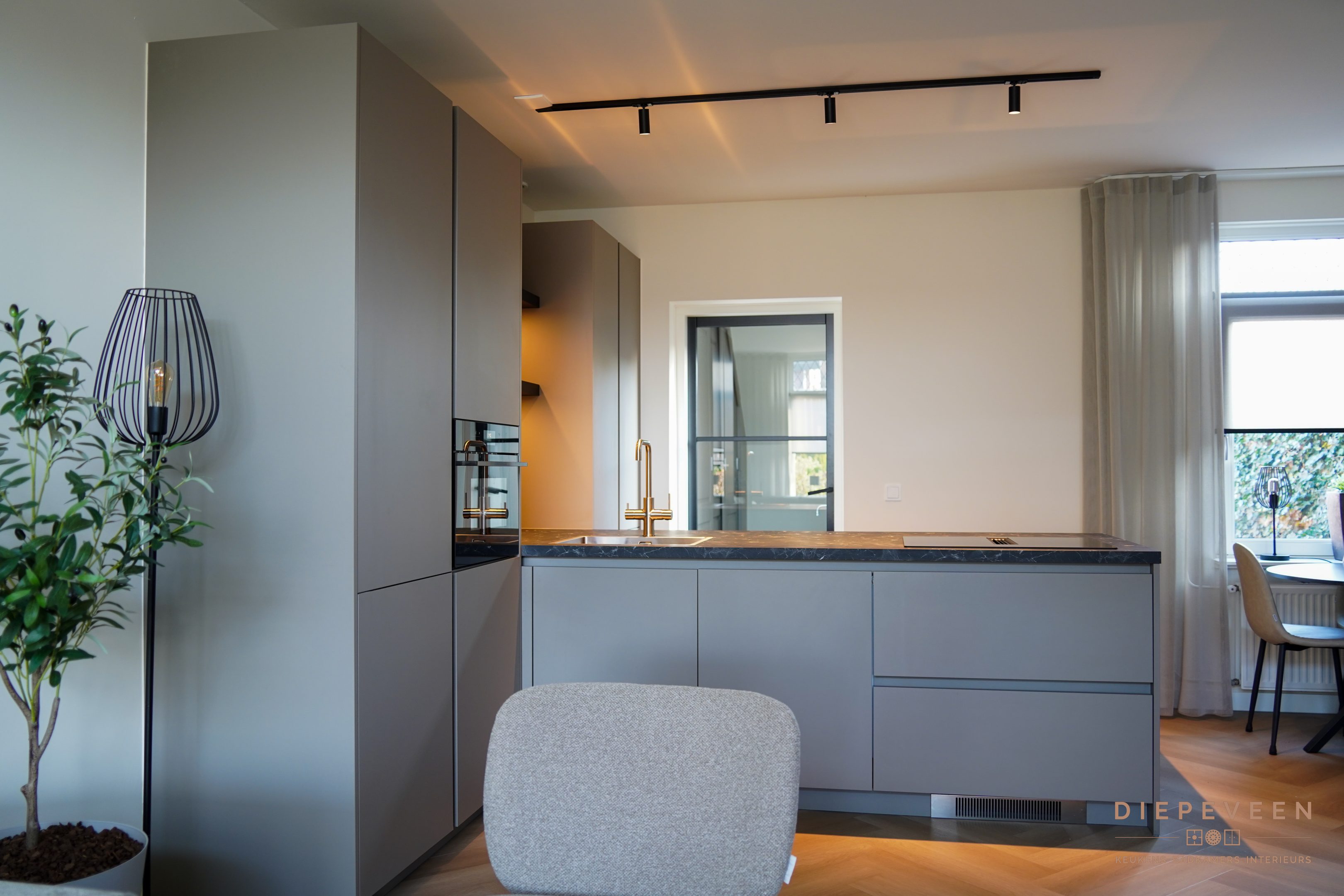 || Modern en strakke keuken, Almkerk || || Modern en strakke keuken, Almkerk ||