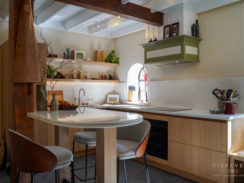 Eigentijdse keuken, Giessenburg