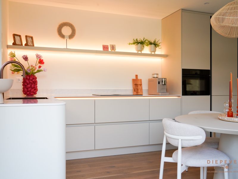 Licht en moderne keuken, Zuilichem