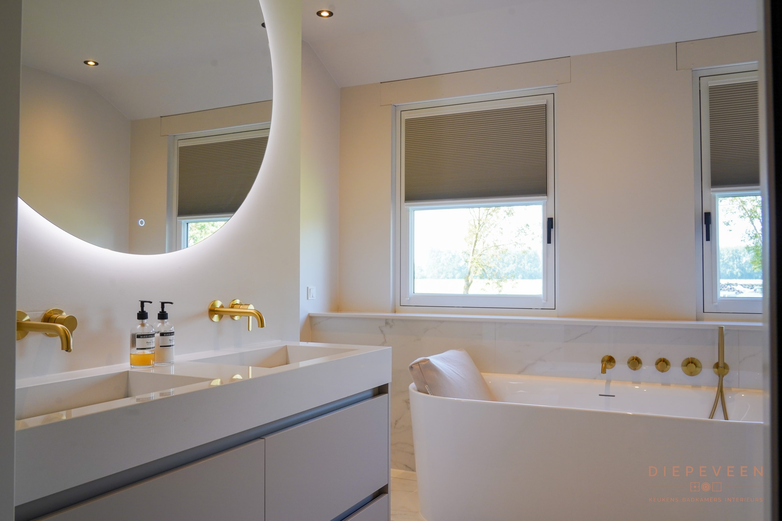 || Chique en elegante badkamer, Nieuwaal || || Chique en elegante badkamer, Nieuwaal ||