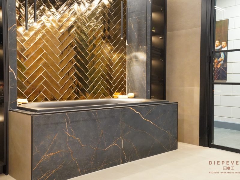 Hotel chique badkamer, showroom Giessen